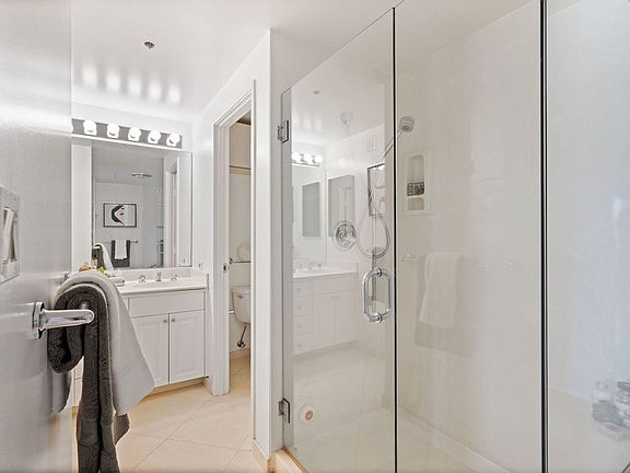 3rd image of 6363 Christie Ave APT 2825