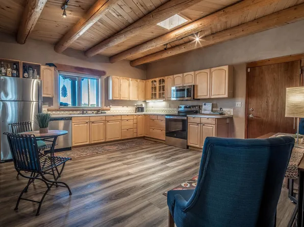 327B Valverde Street, Taos, NM 87571