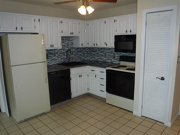 5th image of 160 Burkhall St Unit 110
