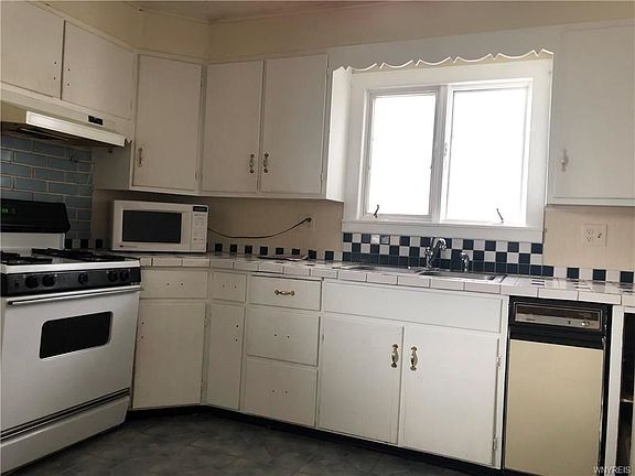 5th image of 200 Villa Ave