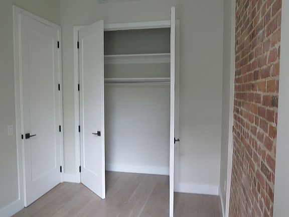 4th image of 860 Hancock St #3A