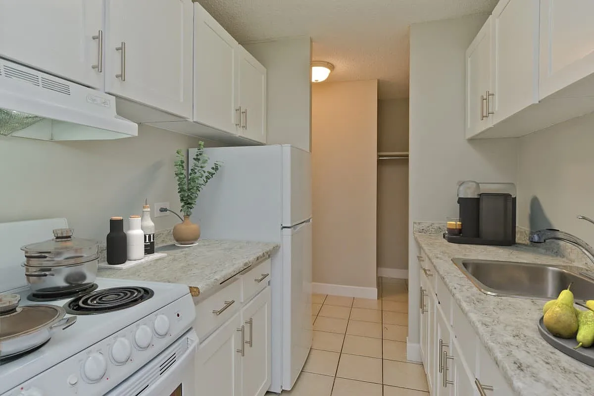 Mayfair Place Apartments — Photo 1