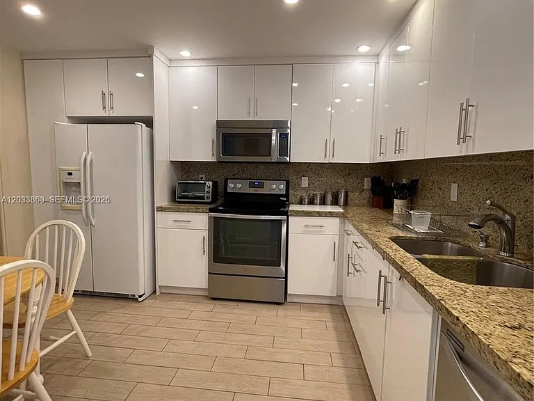 251 Crandon Blvd #338 — Photo 6