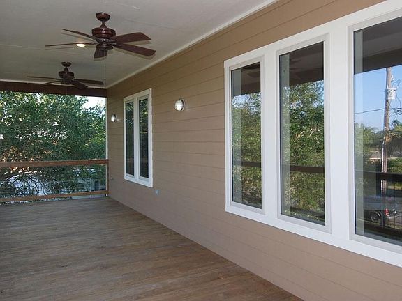 Another View of Front Deck! Great Area for Entertaining Guest!
