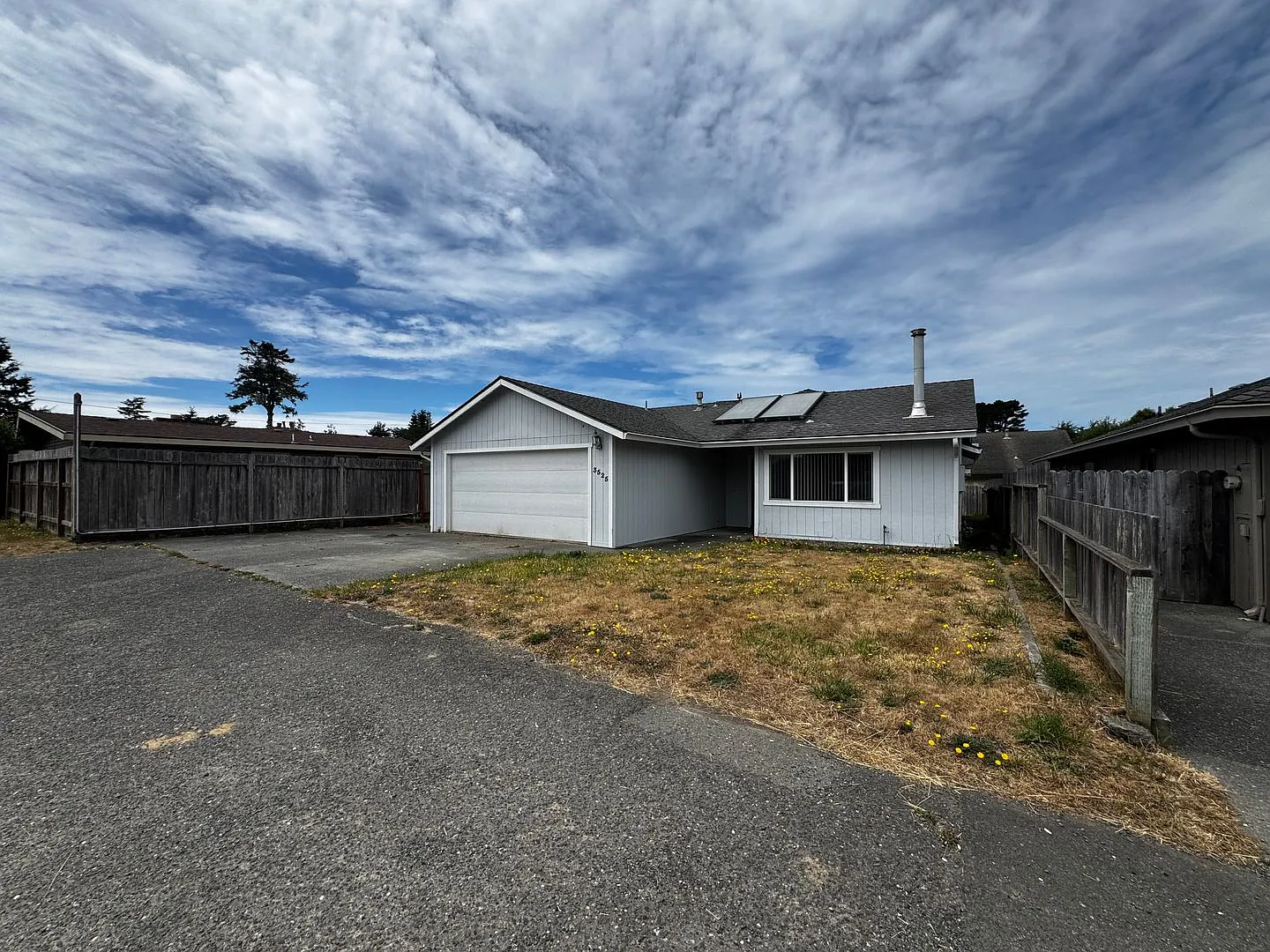 Remodeled- Beautiful 3bd/2ba Home - Eureka — Photo 2