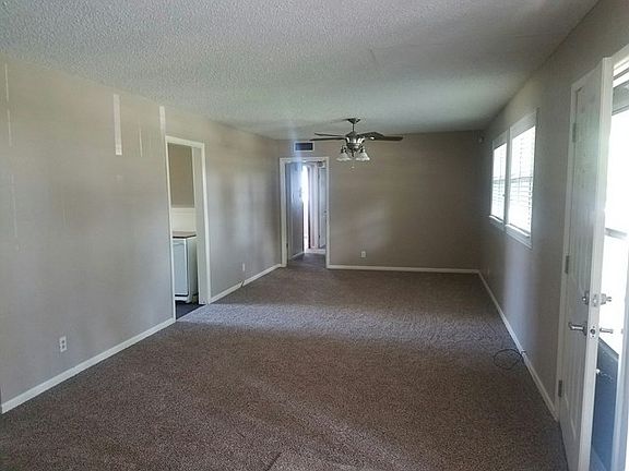 2nd image of 2538 Yale Ave