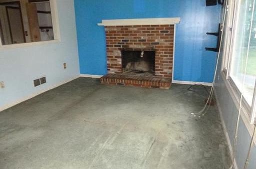 2nd image of 6 Residential Ln