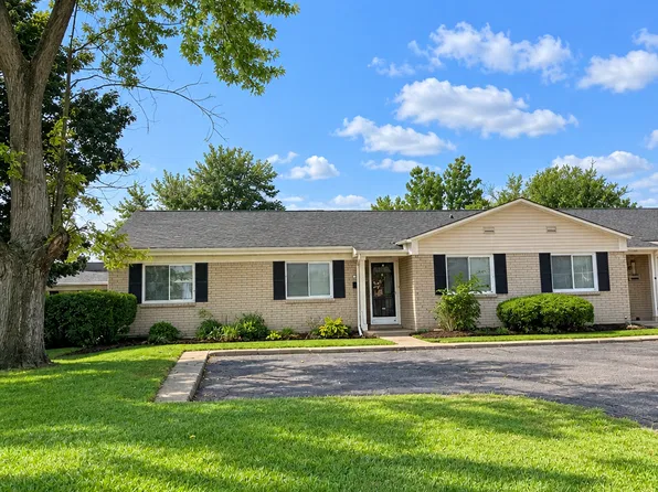 26745 Franklin Pointe Dr, Southfield, MI 48034