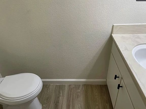 3rd image of 529 Sieber Pl #33