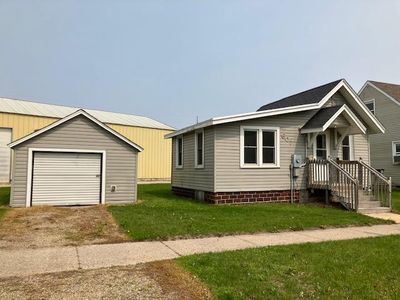 607 3rd St SW, Waseca, MN, 56093