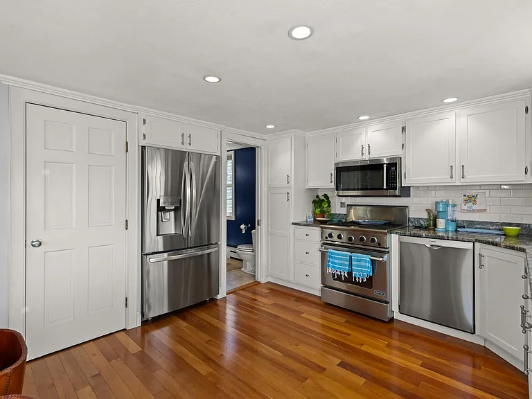 18 Walden St — Photo 16