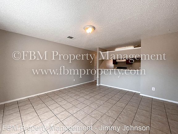 3rd image of 906 Biloxi Dr