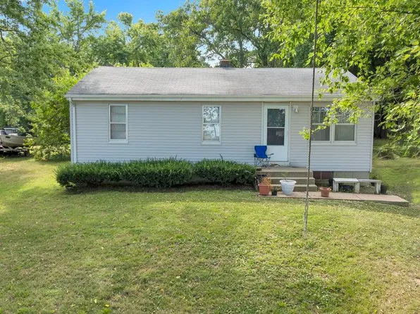 2824 Mulberry Ln, Saint Charles, MO 63303