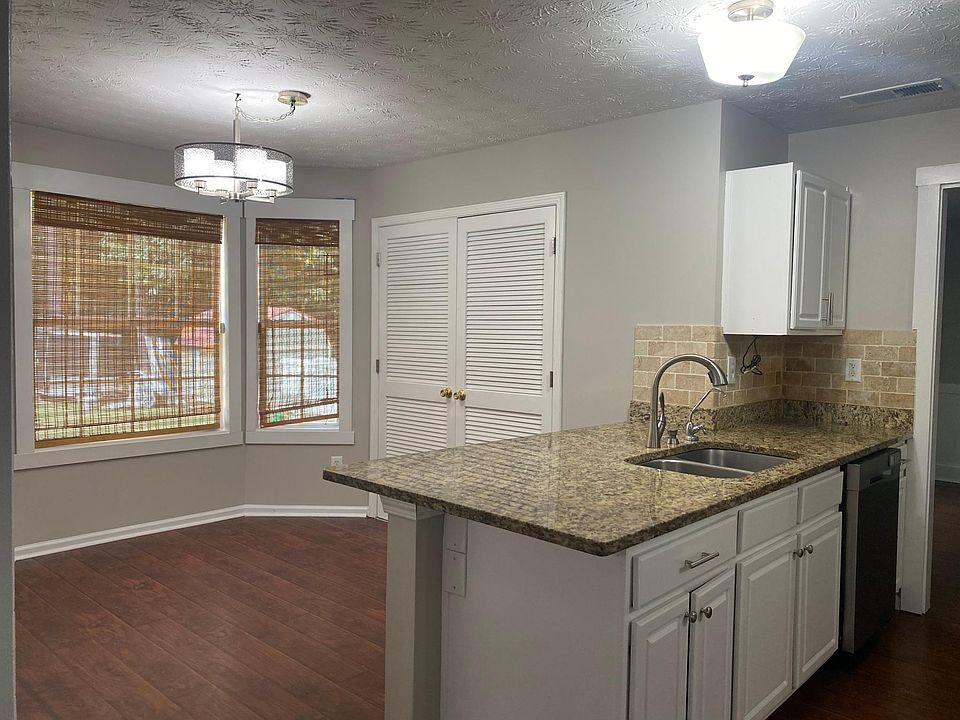 1st image of 9240 Carnes Crossing Cir