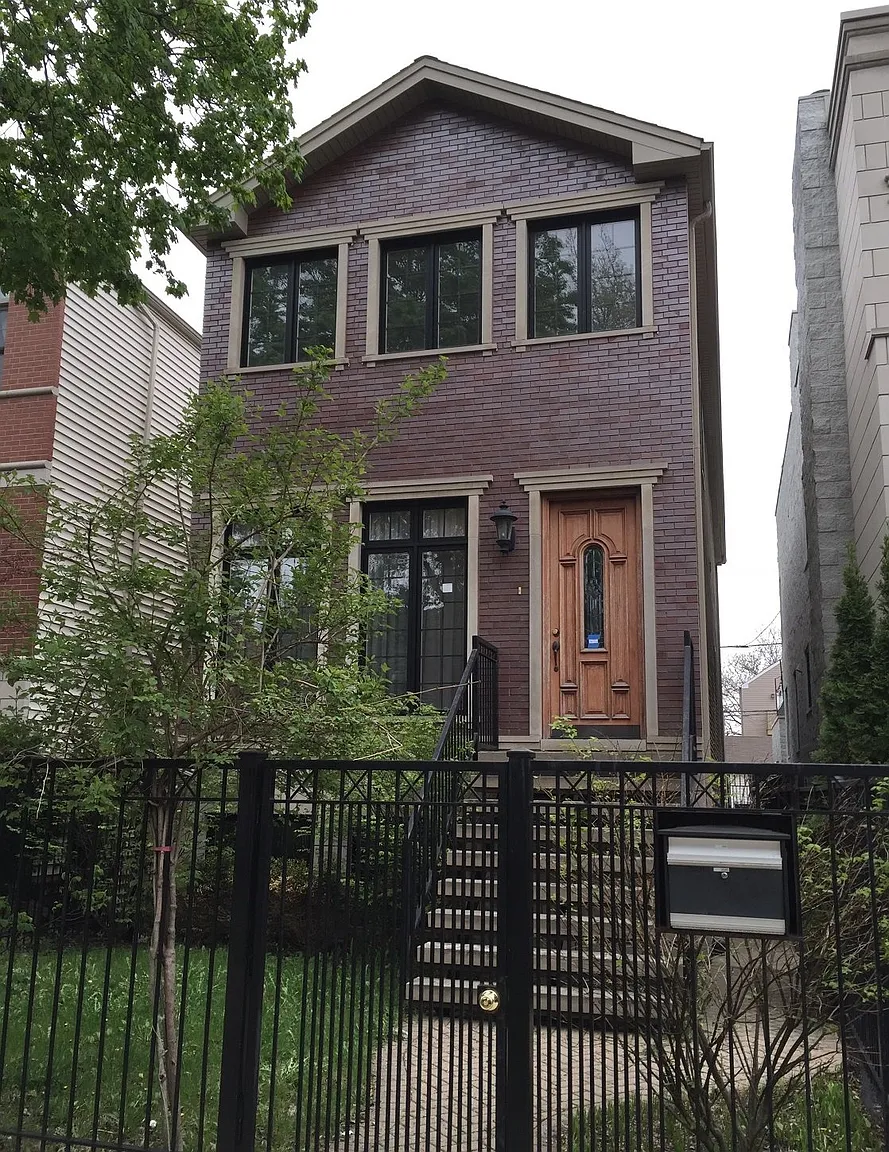 2543 W Superior St photo 1