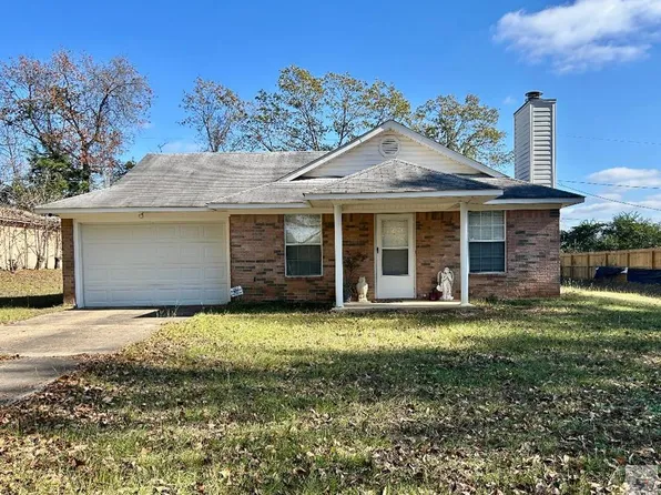 1027 Crestview Dr E, Atlanta, TX 75551