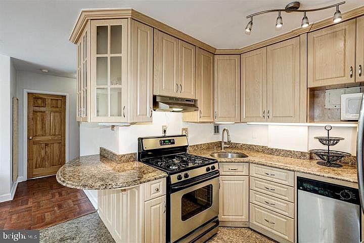 1st image of 1021 Arlington Blvd APT 543
