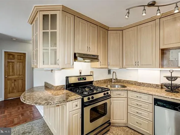 1021 Arlington Blvd APT 543, Arlington, VA 22209