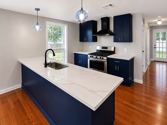 3rd image of 134 Allen St
