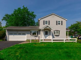 1668 Manatuck Blvd, Bay Shore, NY 11706