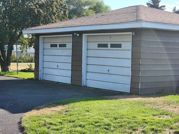 3rd image of 9402 E Alki Ave #9404
