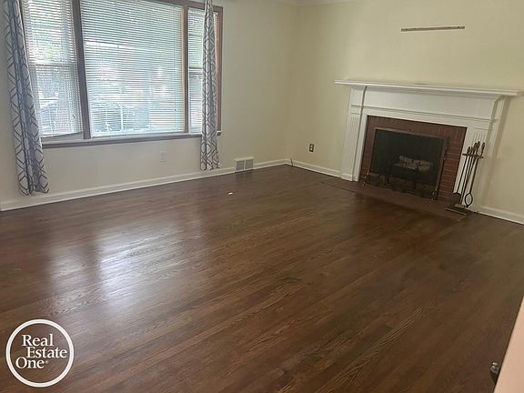 4th image of 463 Bournemouth Cir
