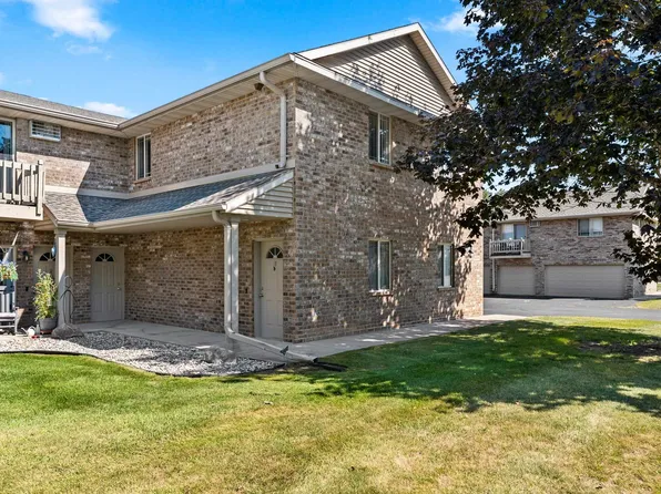 3319 N Casaloma Dr APT 81, Appleton, WI 54913