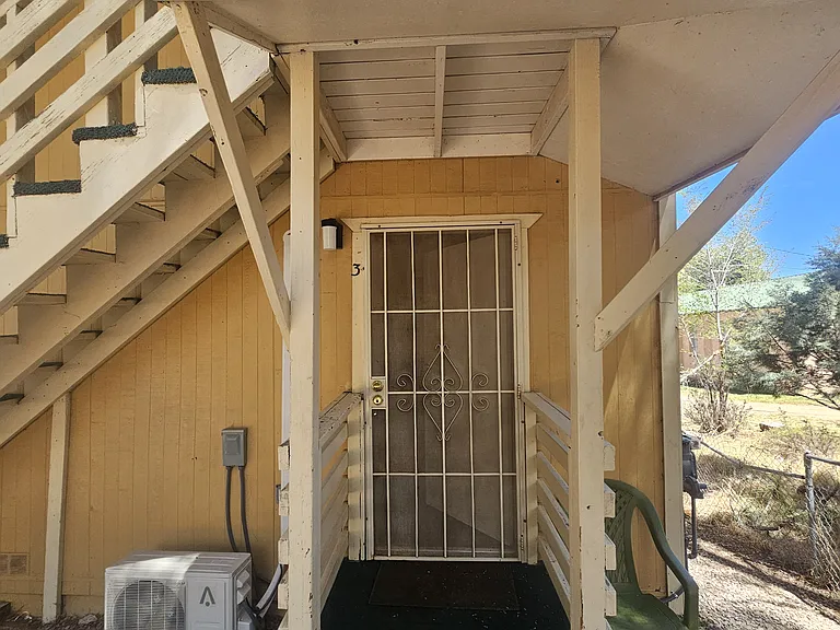 115 S Evergreen Rd #3 — Photo 2