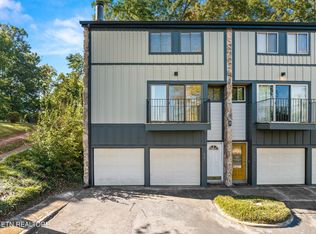 1886 Cherokee Bluff Dr, Knoxville, TN 37920