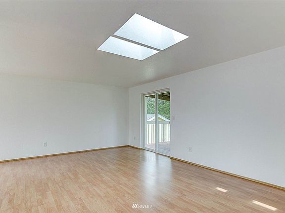 5th image of 9010 Shadberry Dr SE