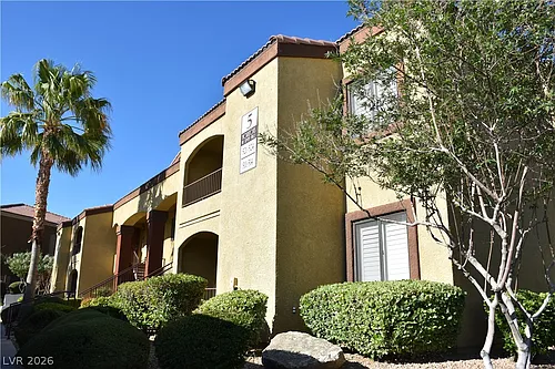 950 Seven Hills Dr #523 Photo 1
