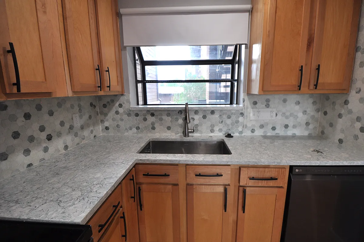 Building Photo - 515 Manhattan Dr #103