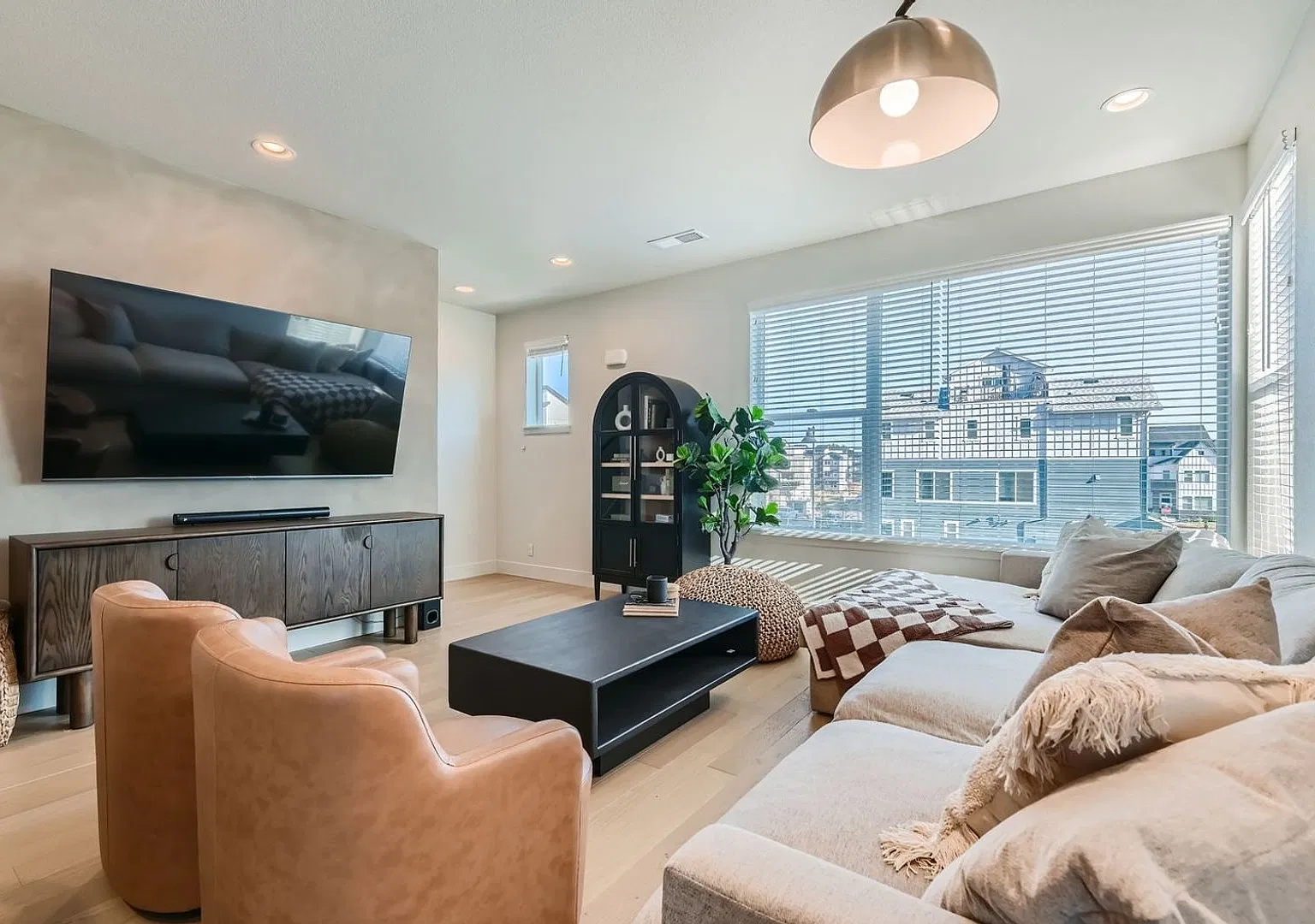 3 Bedroom, 4 Bath Townhome in Broomfield — Photo 3