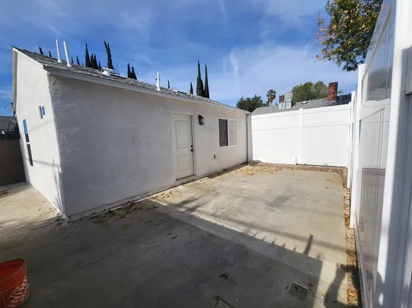 18228 Vanowen St, Reseda, CA 91335