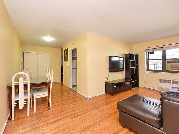 3rd image of 2910 137th St APT 2H