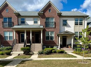 2493 Waterbury Ln, Buffalo Grove, IL 60089