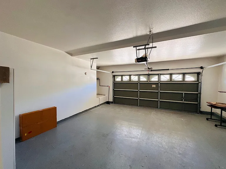 2403 Clemente Ln — Photo 16