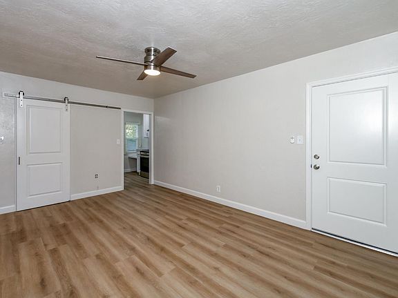 5th image of 326 E Dudley Ave