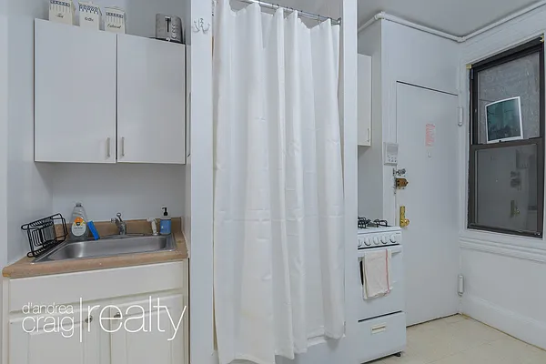 Rented by D'Andrea Craig Realty | media 4