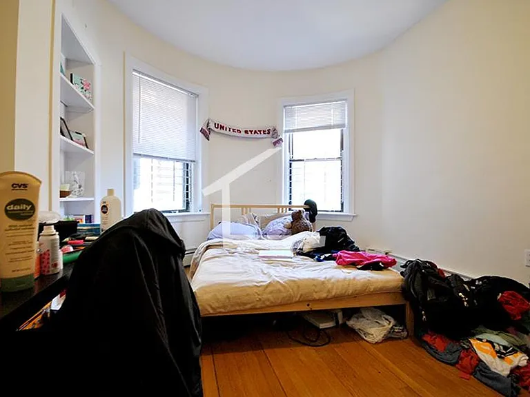 1954 Beacon St #1A — Photo 4