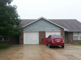 1013 Sandy Ln, Grain Valley, MO 64029