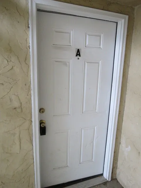 2 bed, 1.0 bath, 720 sqft, $925 — Photo 2
