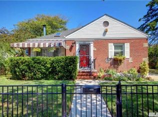 553 E Penn St, Long Beach, NY 11561