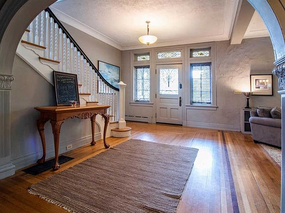 5th image of 302 Rockdale Ave
