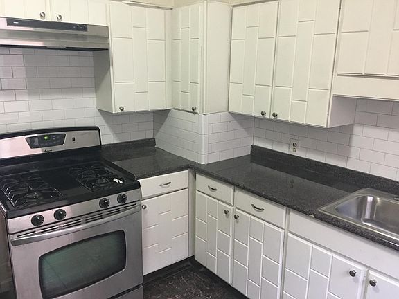 5th image of 443 Bird Ave