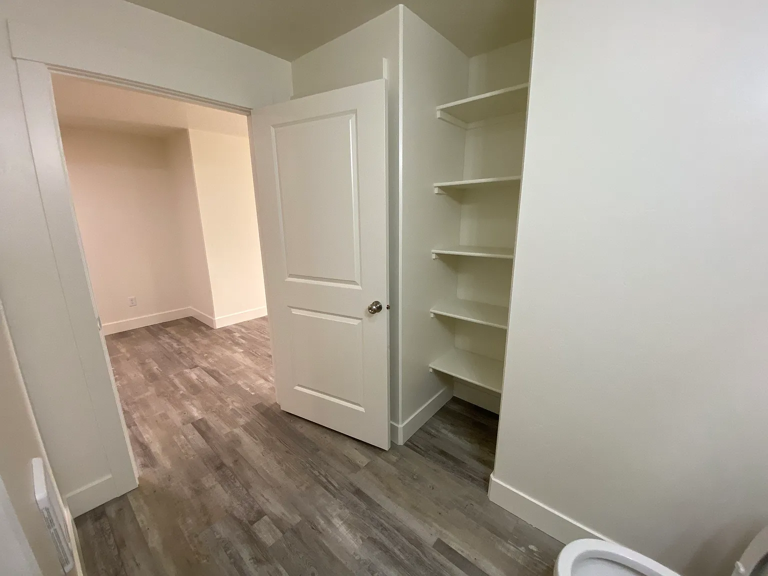 3 bed, 1000 sqft, $1,200 — Photo 4