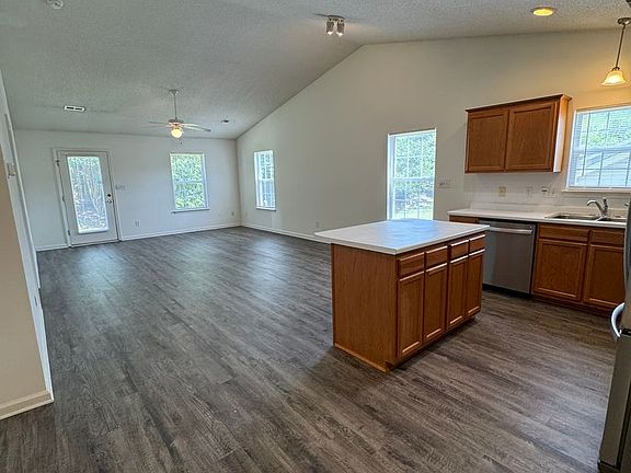 3rd image of 132 Springwood Ln