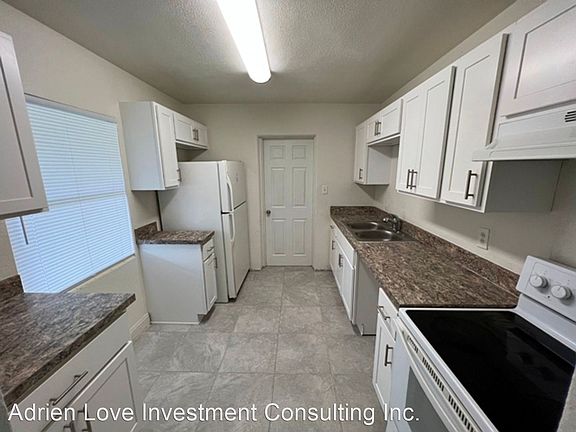 3rd image of 4332 Lake Lawne Ave
