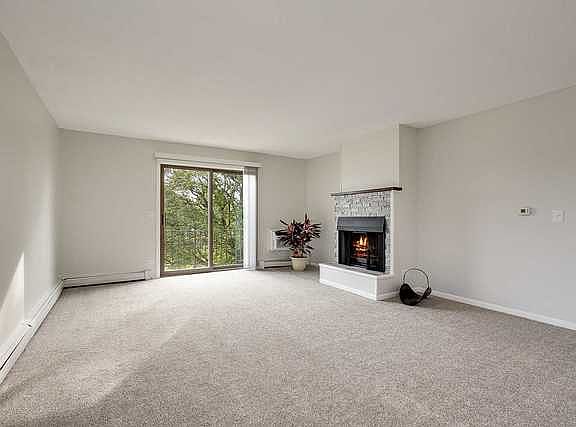 5th image of 725 W Dempster St APT 302