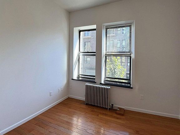 3rd image of 87 Graham Ave APT 3